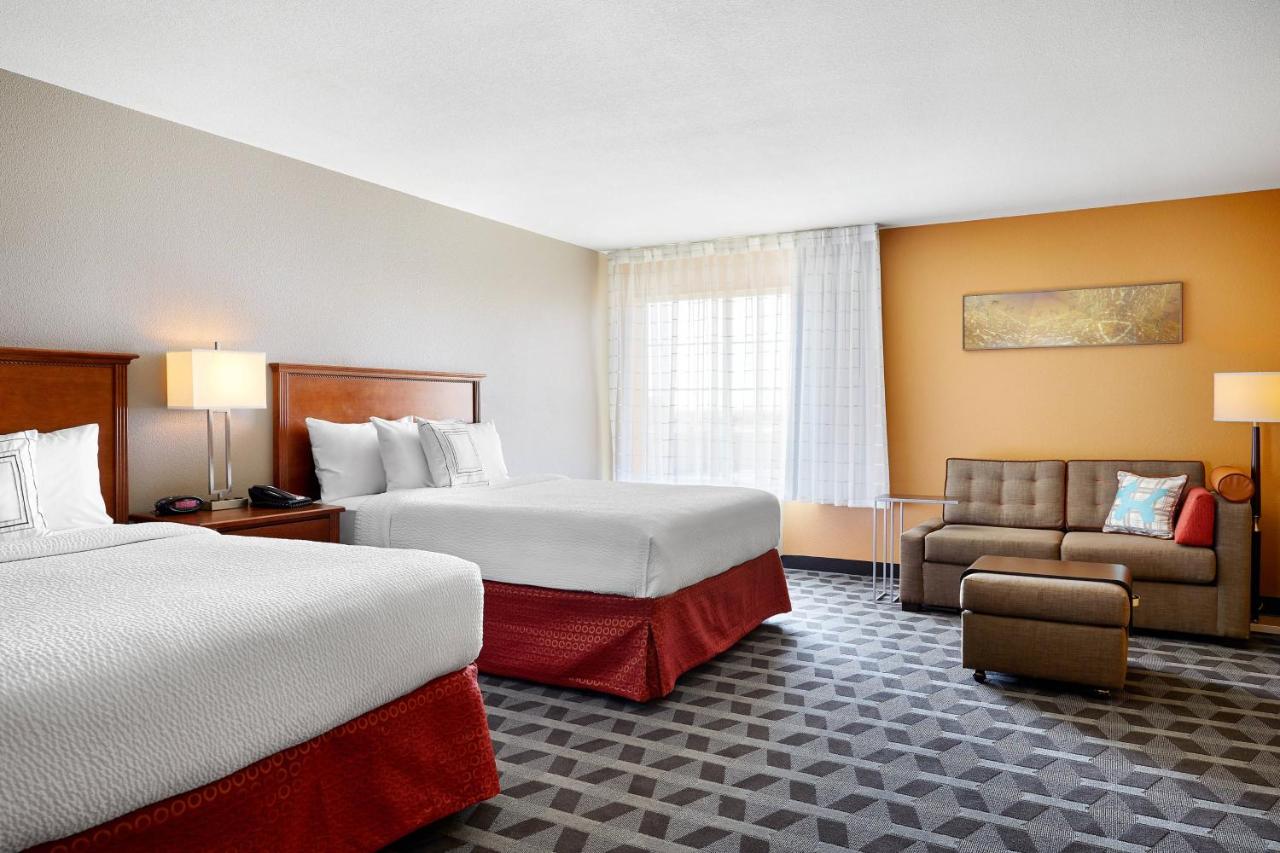 Queen Studio with Sofa Bed at TownePlace Suites Midland