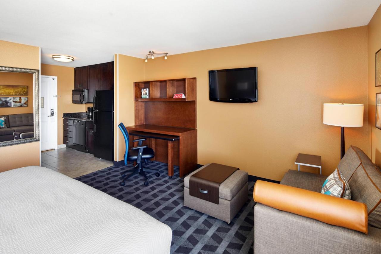 King Studio with Sofa Bed at TownePlace Suites Midland