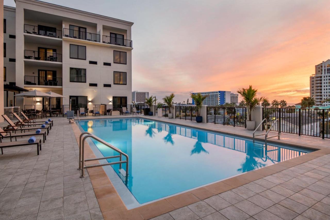 | Courtyard by Marriott Clearwater Beach