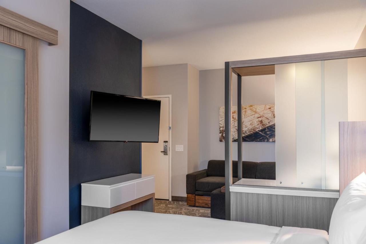 Suite with King, Trundle bed at SpringHill Suites by Marriott Overland Park Leawood