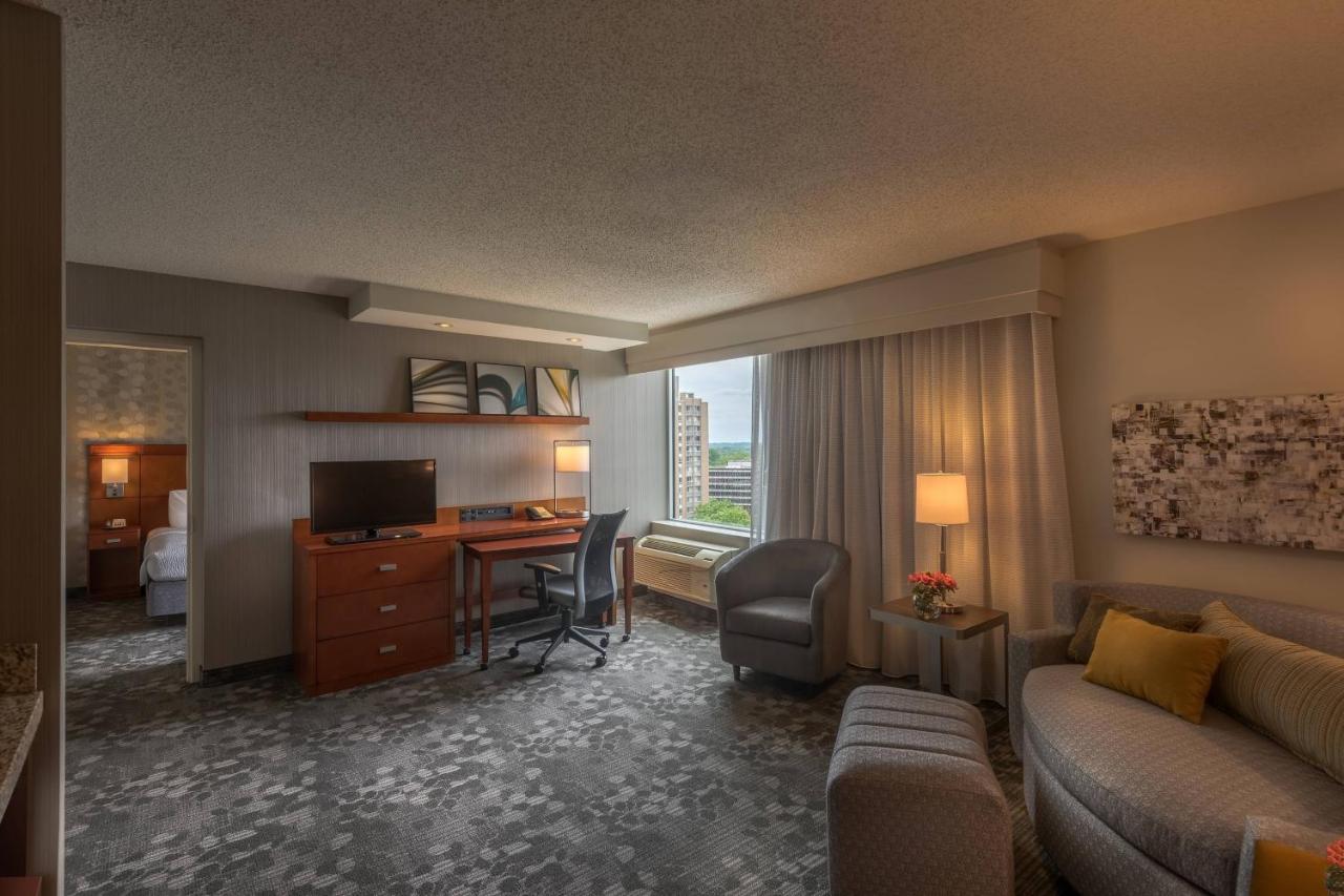  | Courtyard by Marriott Bethesda Chevy Chase