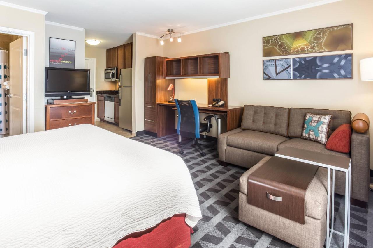 King Studio with Sofa Bed and Balcony at TownePlace Suites by Marriott Tucson Airport