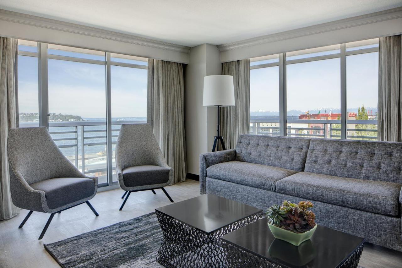 1 Bedroom Junior Suite, 1 King, Sofa bed, Water view at Seattle Marriott Waterfront