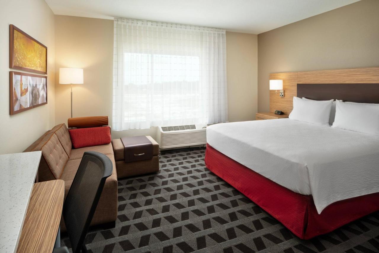 King Studio with Sofa Bed and Adapted Tub - Mobility Accessible at TownePlace Suites by Marriott Leesburg