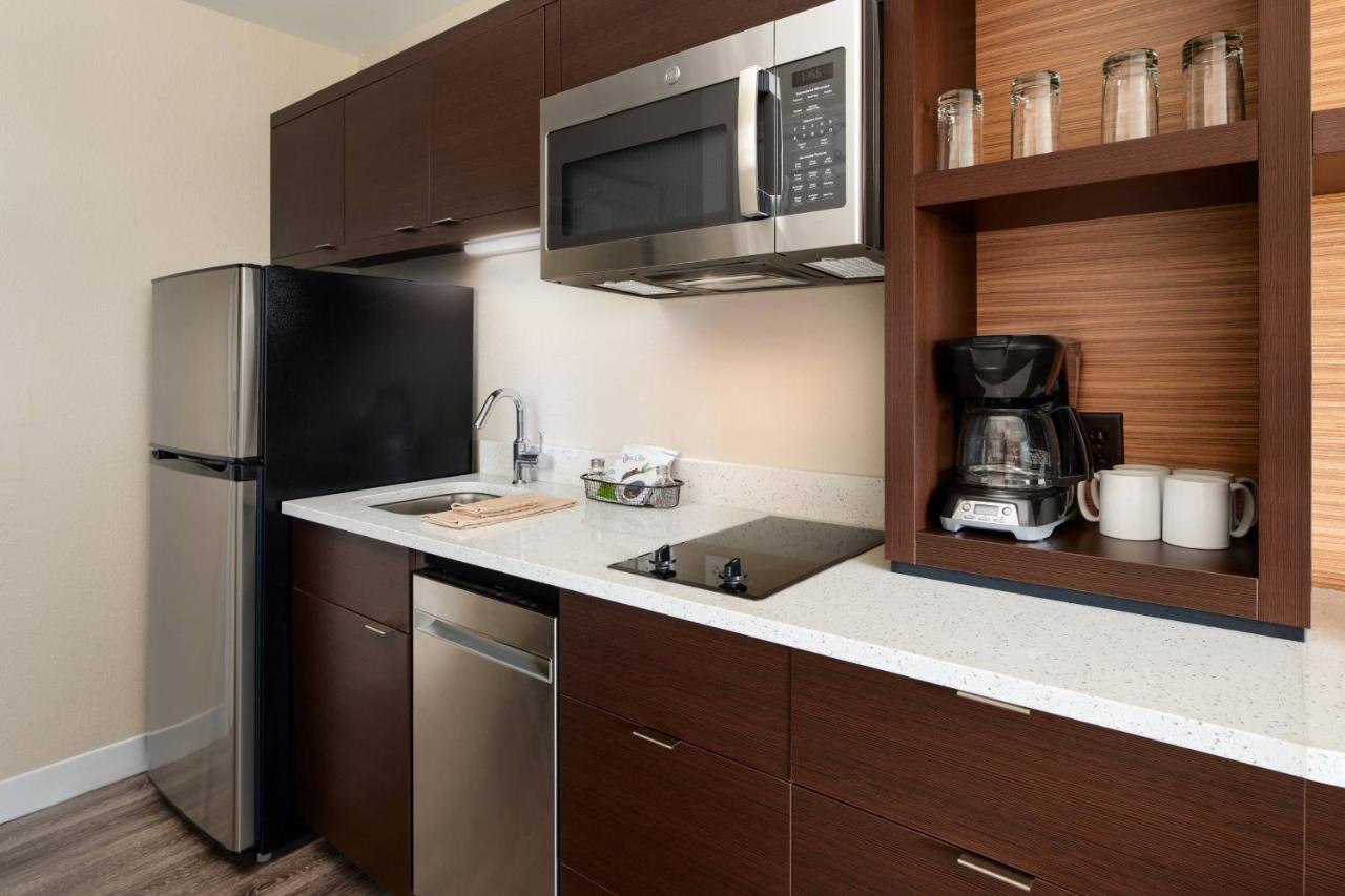 King Studio with Sofa Bed and Adapted Tub - Mobility Accessible at TownePlace Suites by Marriott Leesburg
