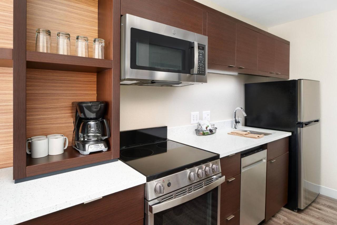 One-Bedroom Queen Suite with Sofa Bed at TownePlace Suites by Marriott Leesburg