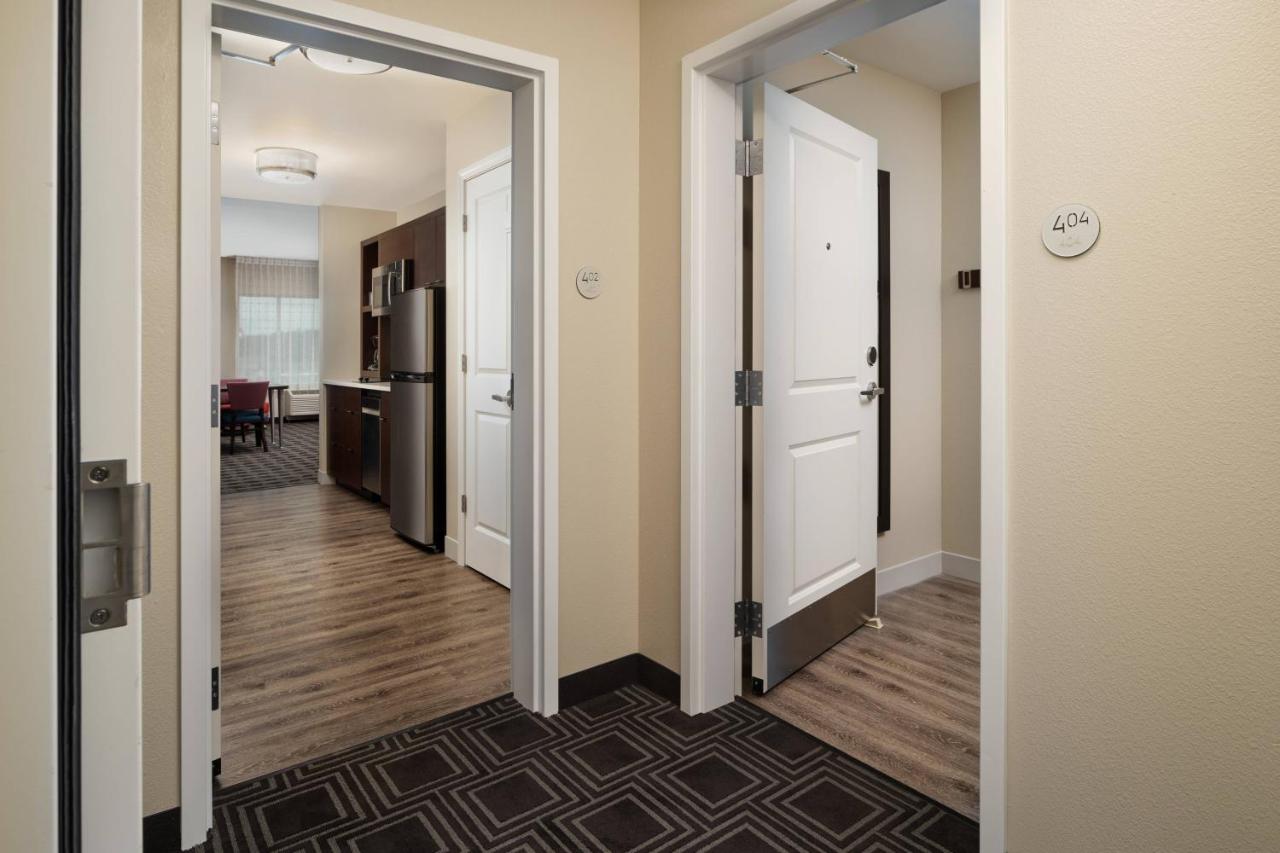 One-Bedroom Queen Suite with Sofa Bed at TownePlace Suites by Marriott Leesburg