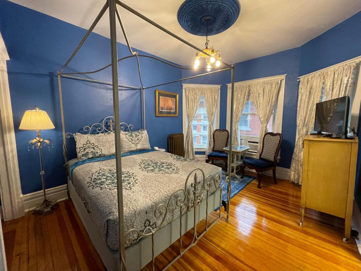  | The Holiday Chalet Victorian