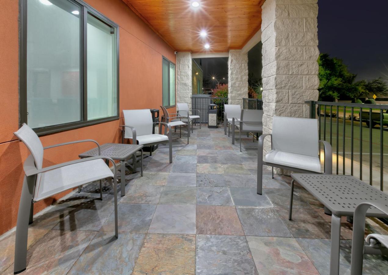  | Holiday Inn Express & Suites - Dallas Park Central Northeast, an IHG Hotel