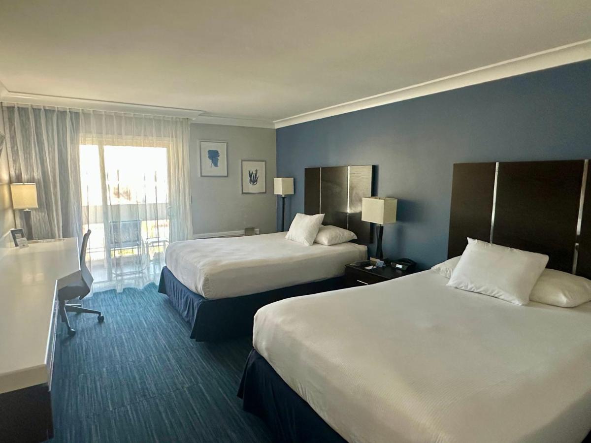 Family Suite with Balcony at The Pacific Inn