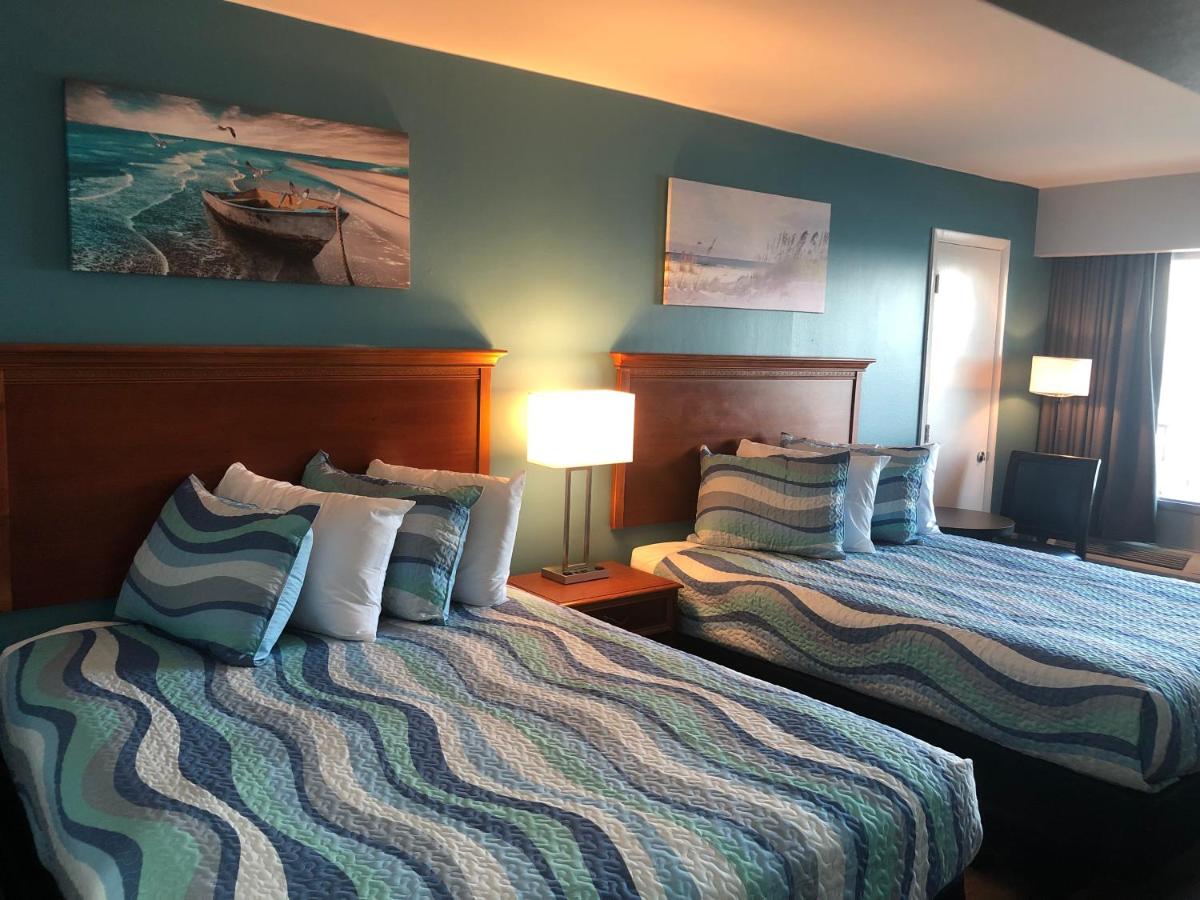 Queen Room with Sea View at Gazebo Inn Oceanfront