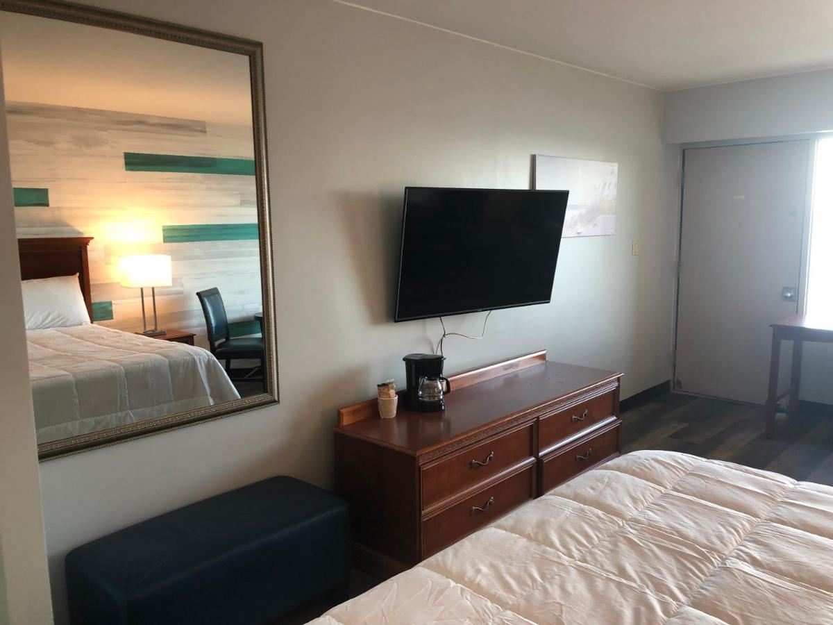 King Room with Sea View at Gazebo Inn Oceanfront