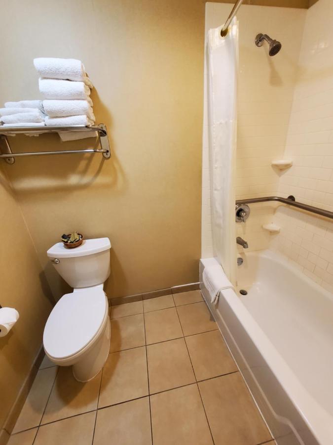 Queen Room with Two Queen Beds at Royal Pacific Motor Inn