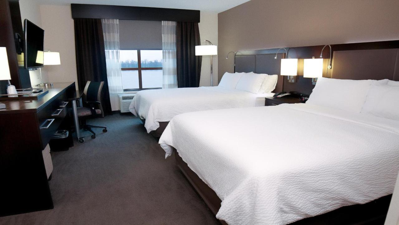 Twin Room - Non-Smoking at Holiday Inn Owensboro Riverfront, an IHG Hotel