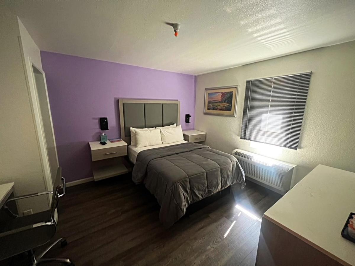Deluxe Room (1 adult + 1 child) at The Aqua Pacific Hotel