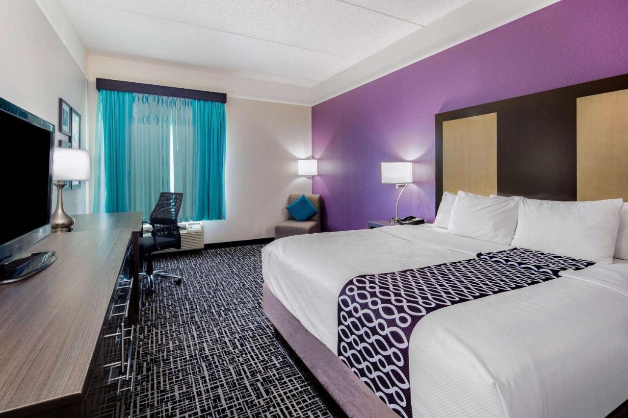 King Room - Mobility Access/Non-Smoking at La Quinta Inn & Suites by Wyndham Mission at West McAllen