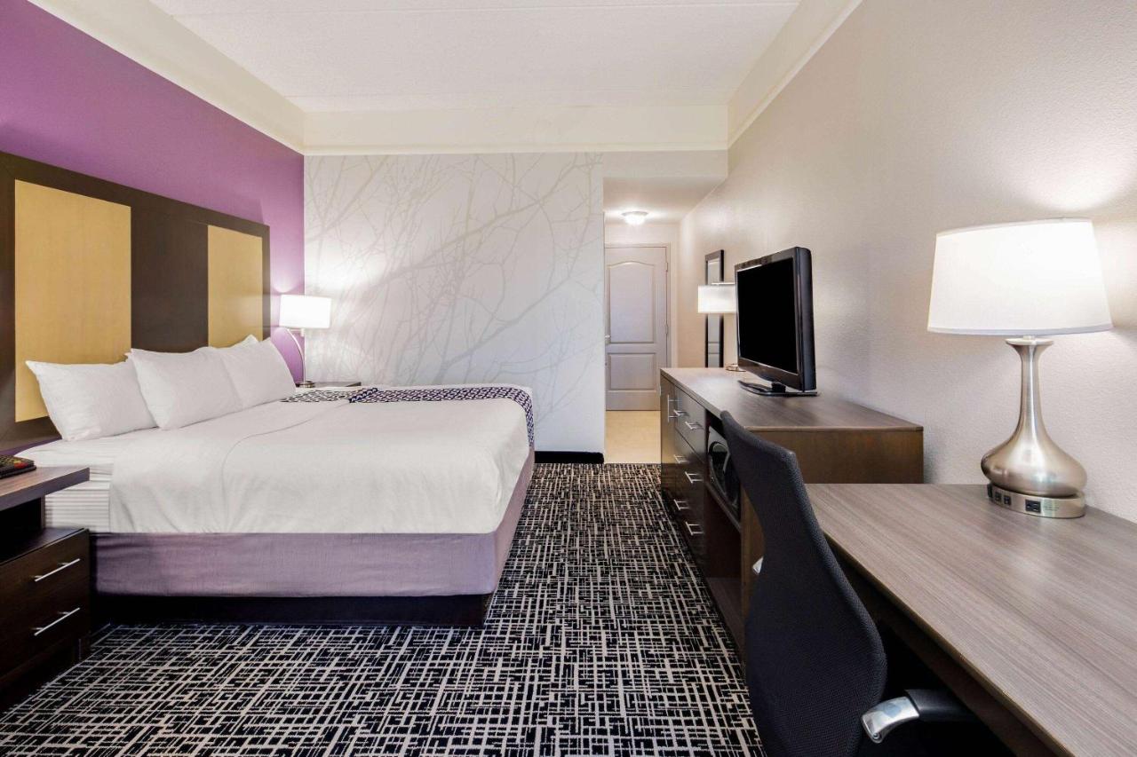 King Room - Mobility Access/Non-Smoking at La Quinta Inn & Suites by Wyndham Mission at West McAllen