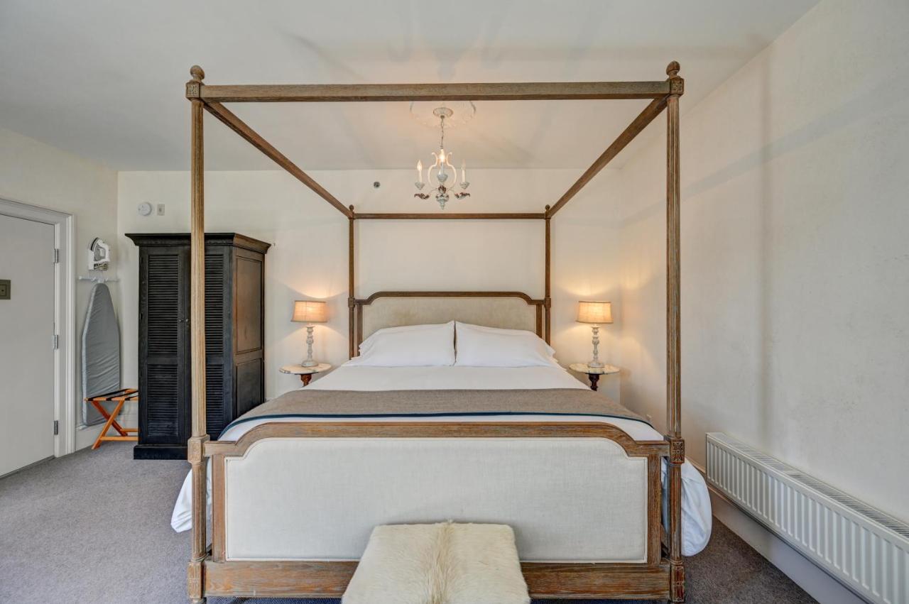 | Surf Hotel & Chateau