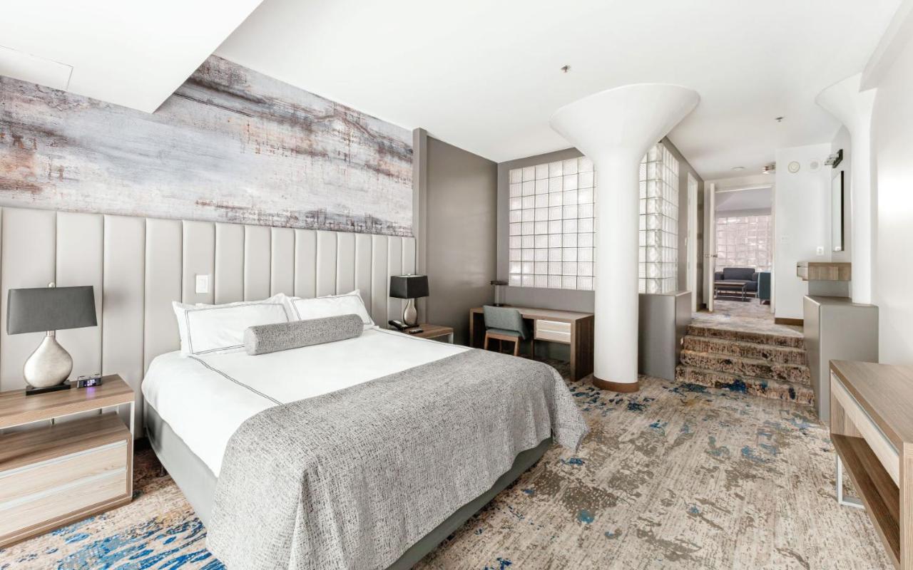King Suite at Atheneum Suite Hotel
