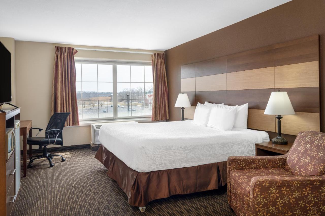 King Room - Non-Smoking at AmericInn by Wyndham Cedar Rapids North