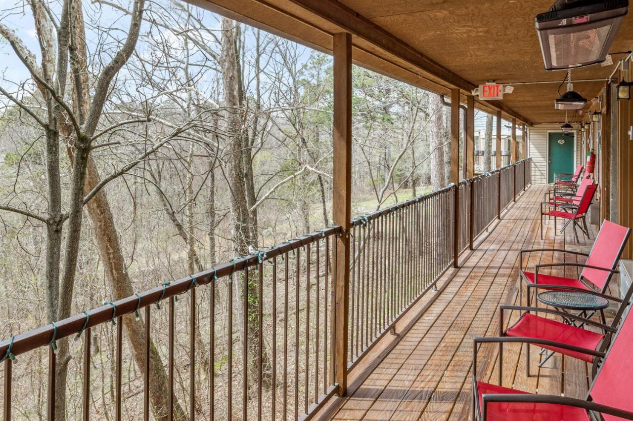 | The Lookout Lodge