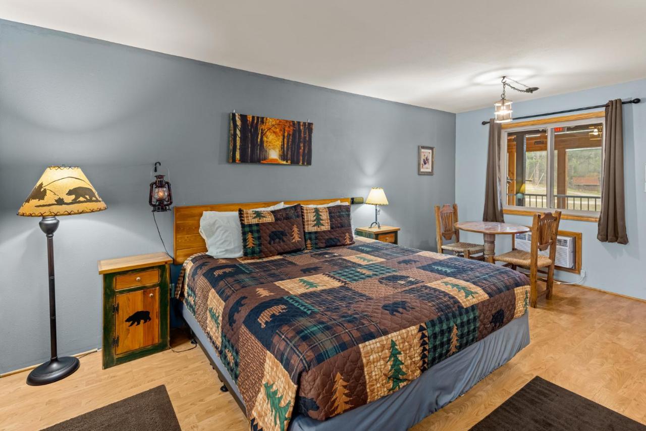 | The Lookout Lodge
