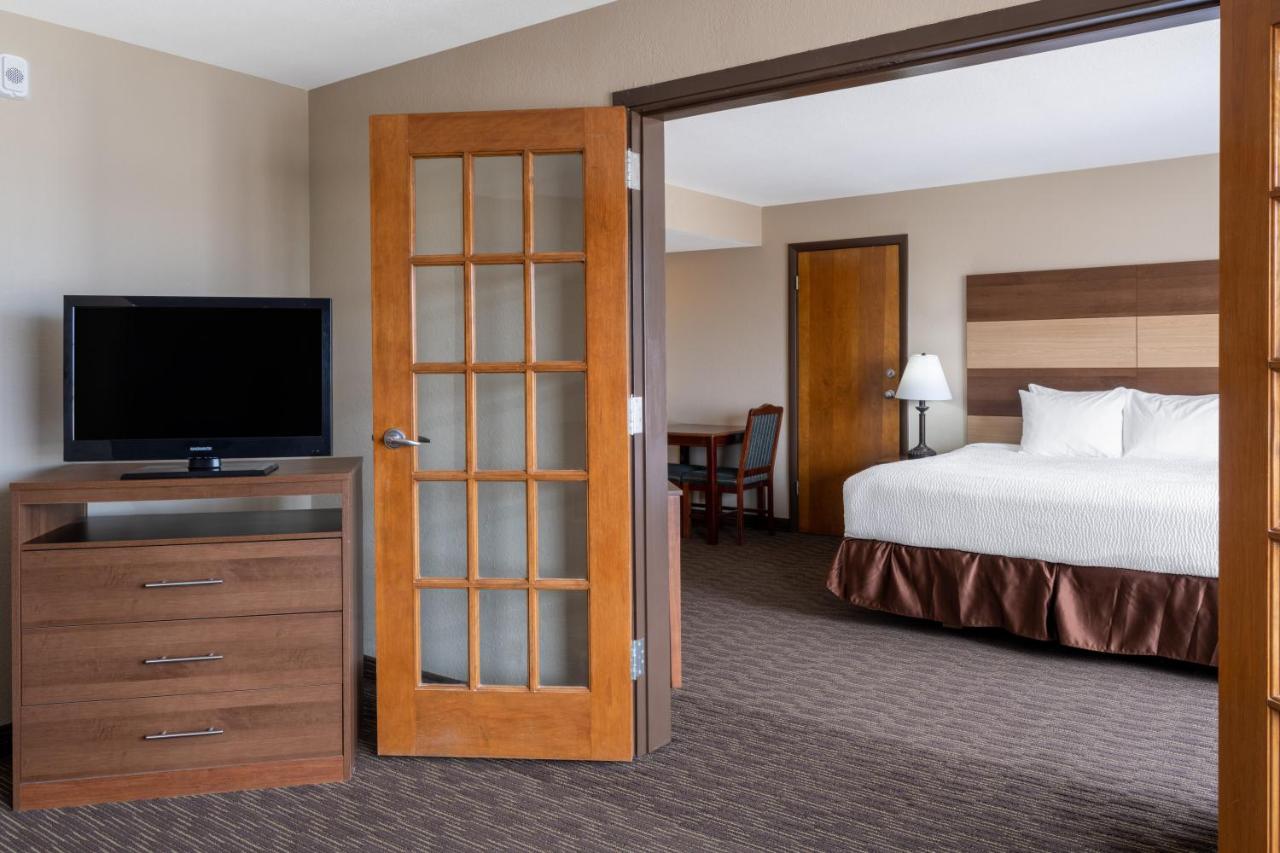 Double Suite - Non-Smoking at AmericInn by Wyndham Cedar Rapids North