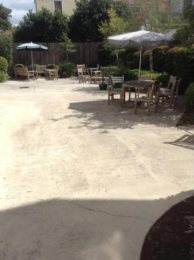 | The Prytania Oaks
