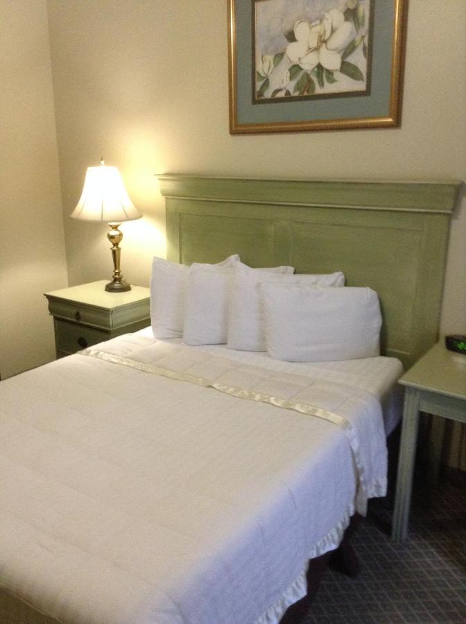 | The Prytania Oaks