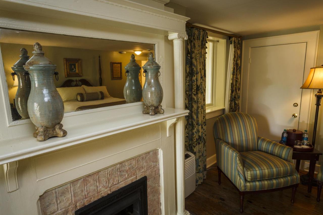 | Eliza Thompson House, Historic Inns of Savannah Collection
