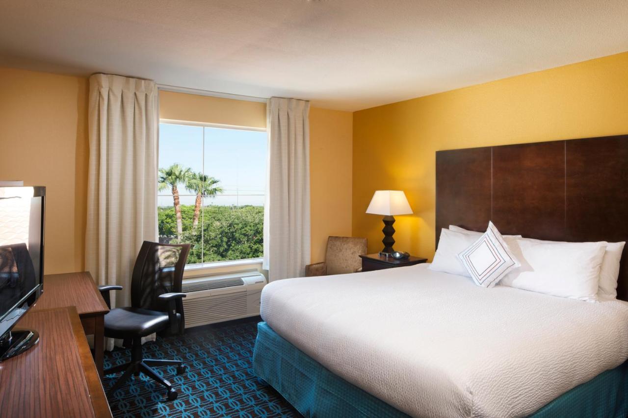 King Room at Fairfield Inn & Suites Houston Intercontinental Airport