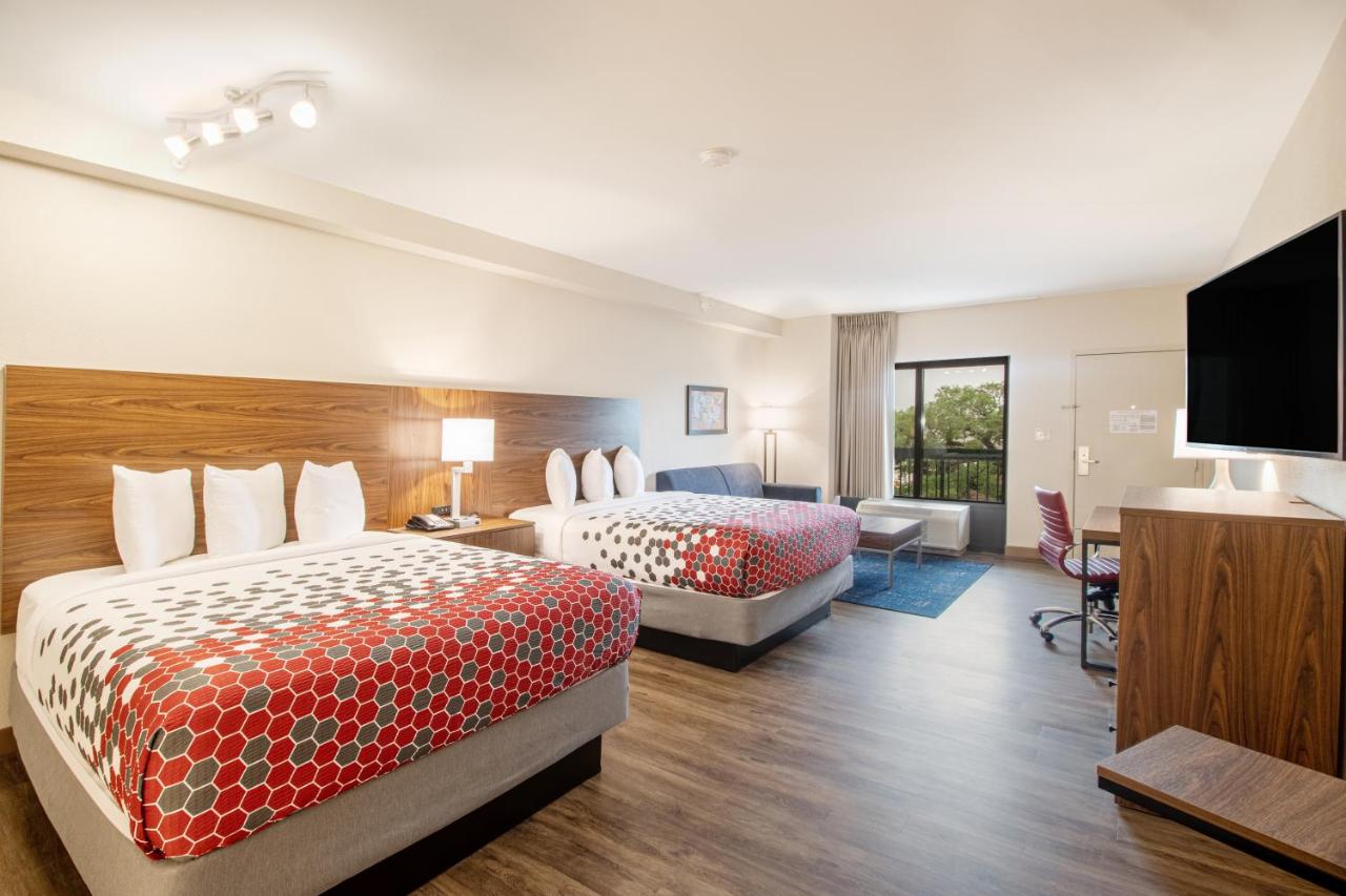 Queen Suite with Two Queen Beds and Sofa Bed - Non Smoking at Econo Lodge Inn & Suites Foley - North Gulf Shores
