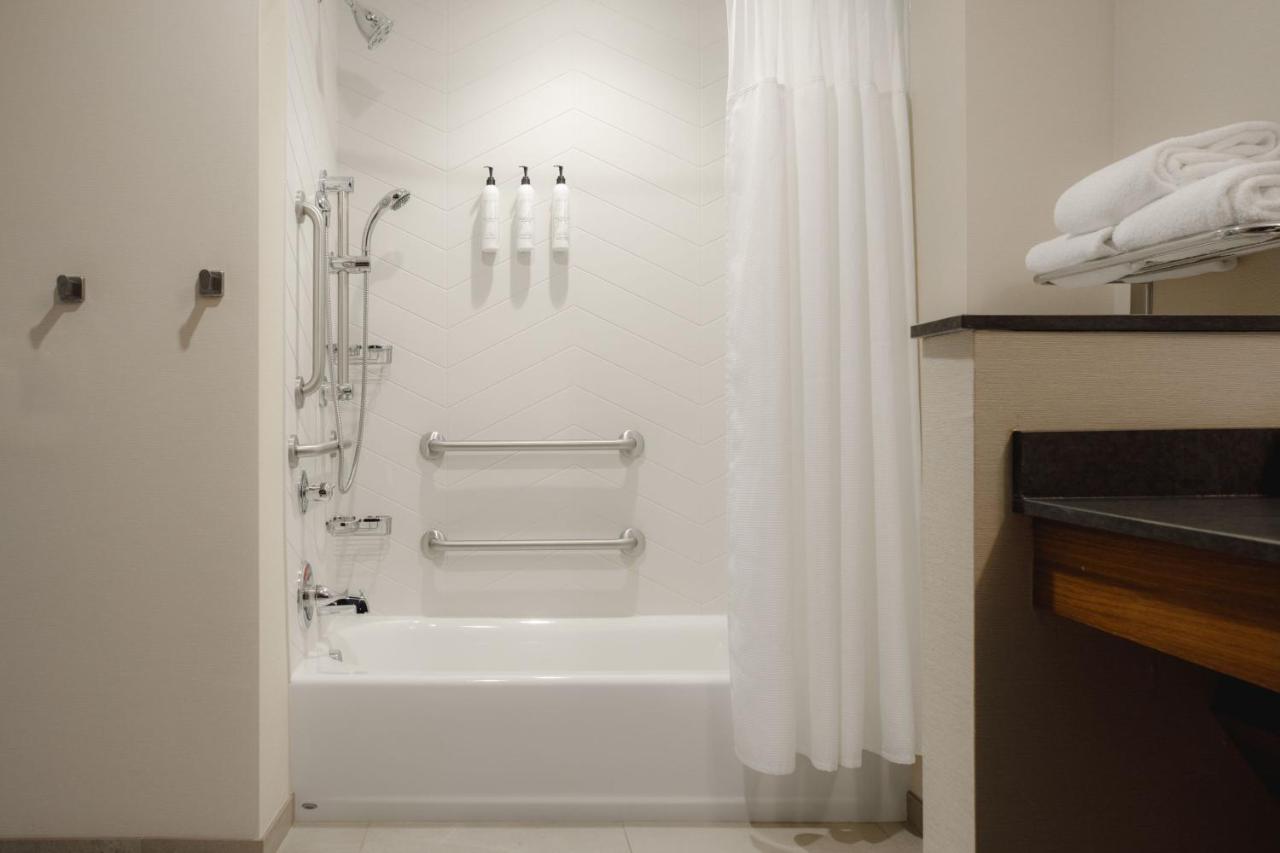 | Fairfield by Marriott Inn & Suites Knoxville Northwest