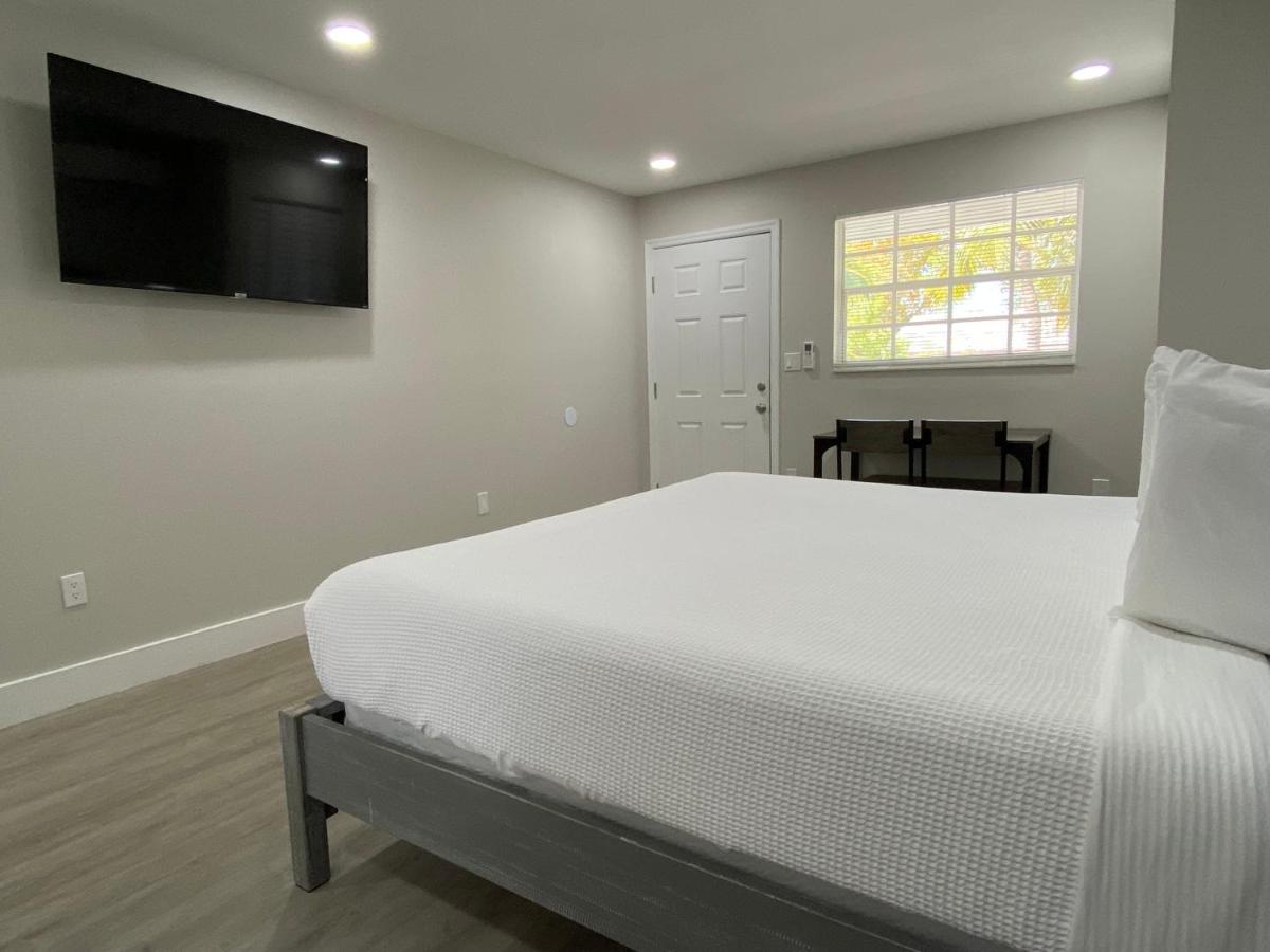 Standard Queen Room at Amoray Dive Resort
