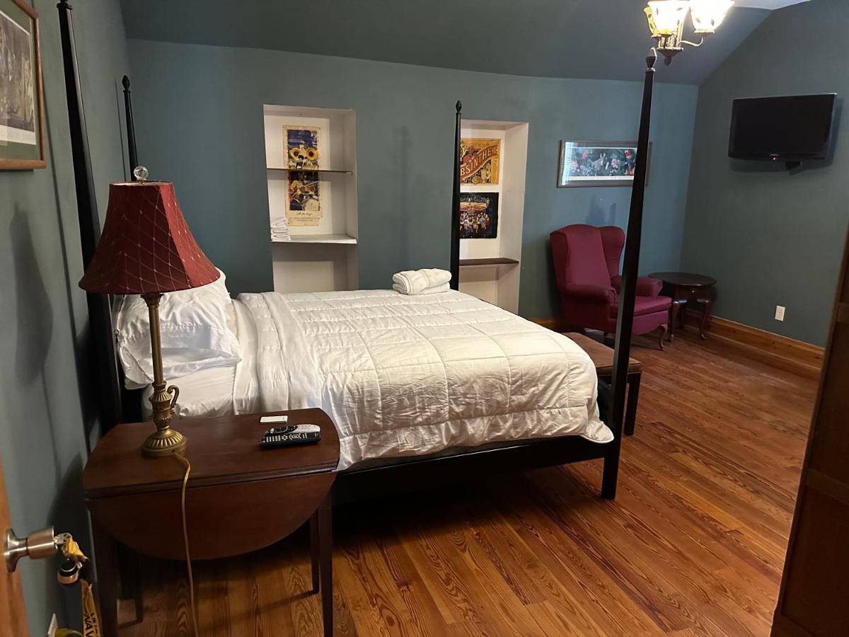 | Oakview Bed and Breakfast