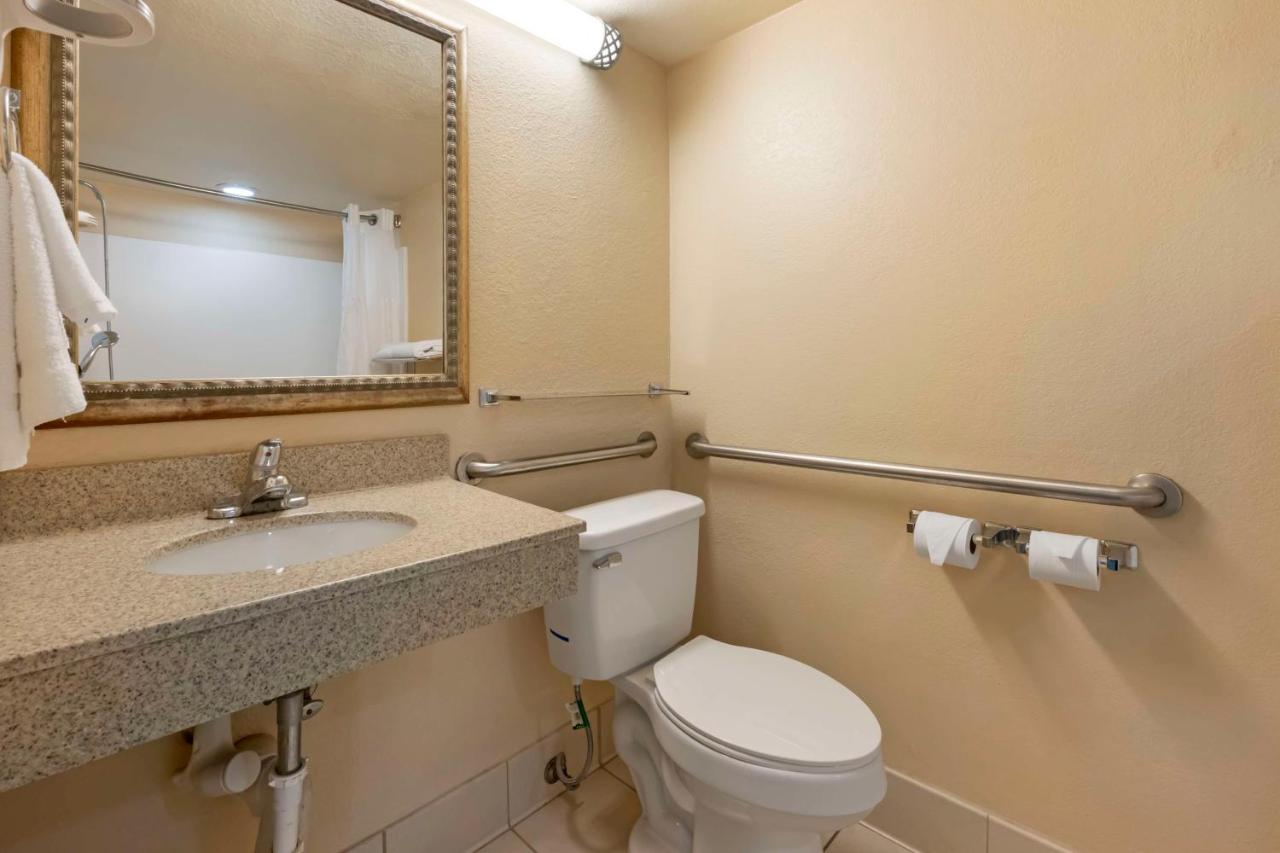 King Room with Bathtub and Balcony - Non-Smoking/Disability Access at Best Western International Speedway Hotel