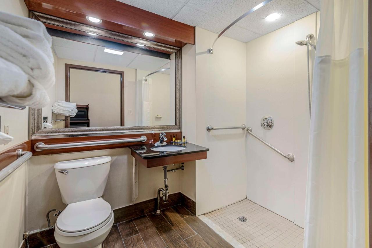 Quadruple Room - Disability Access at Best Western Plus Augusta Civic Center Inn