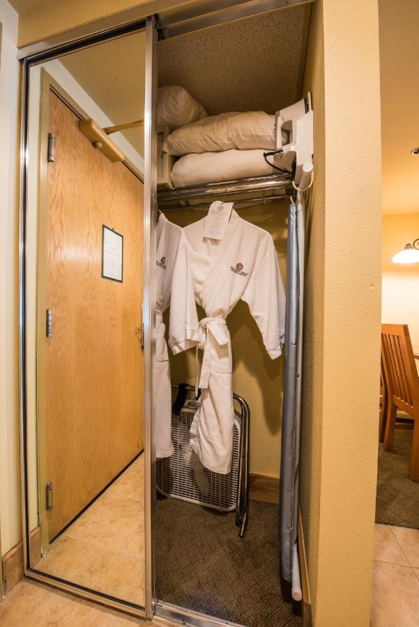 | The Grand Lodge Hotel and Suites