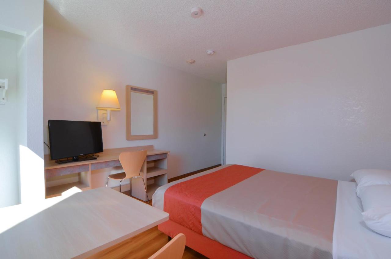 | Motel 6-North Palm Springs, CA - North