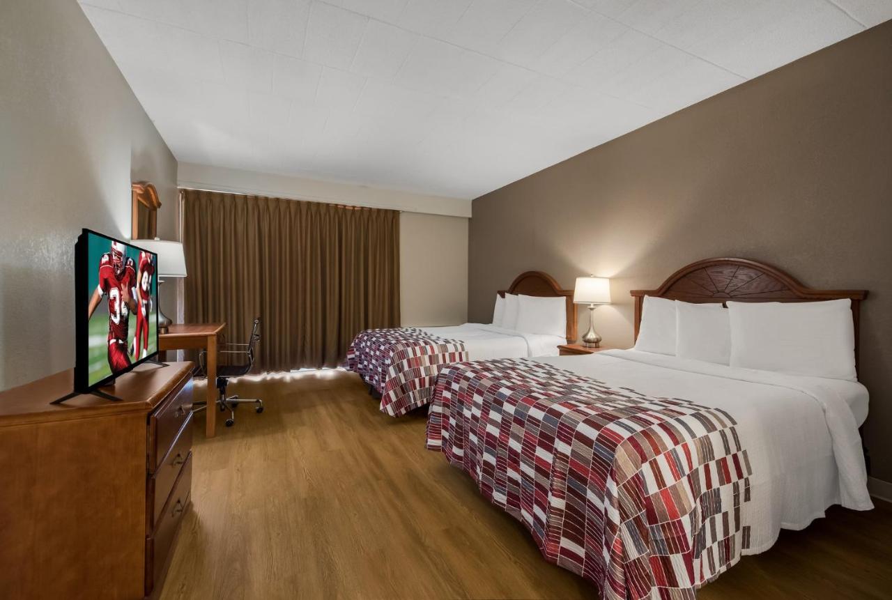 Deluxe Double Room at Red Roof Inn & Suites Newark - University