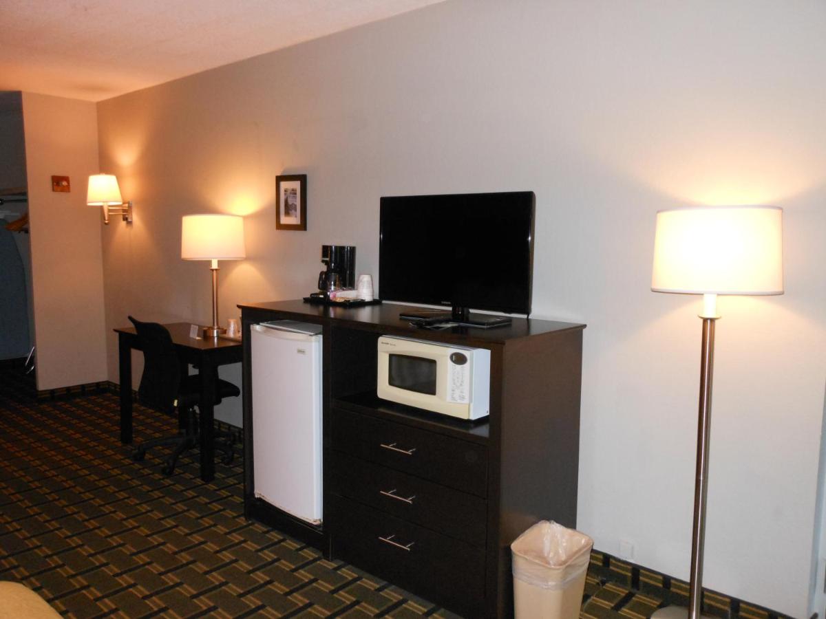 Studio Suite with Two King Beds - Non-Smoking at Ramada by Wyndham Davenport Orlando South