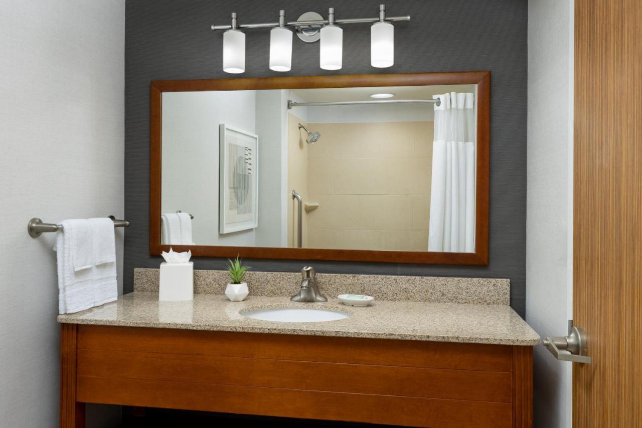 Guest Room Two Double Beds at Courtyard by Marriott Atlantic City Beach Block