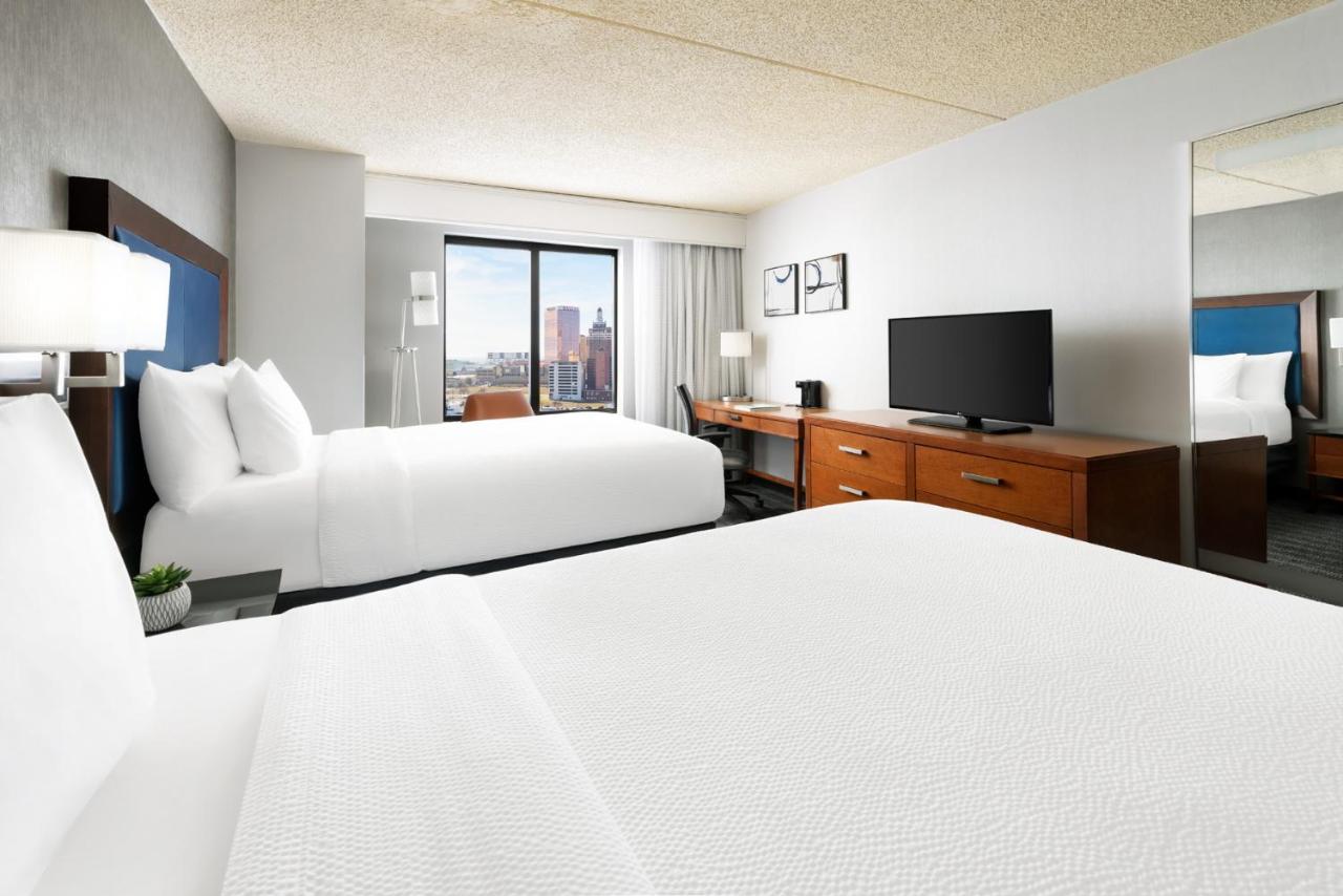 Guest Room Two Double Beds at Courtyard by Marriott Atlantic City Beach Block