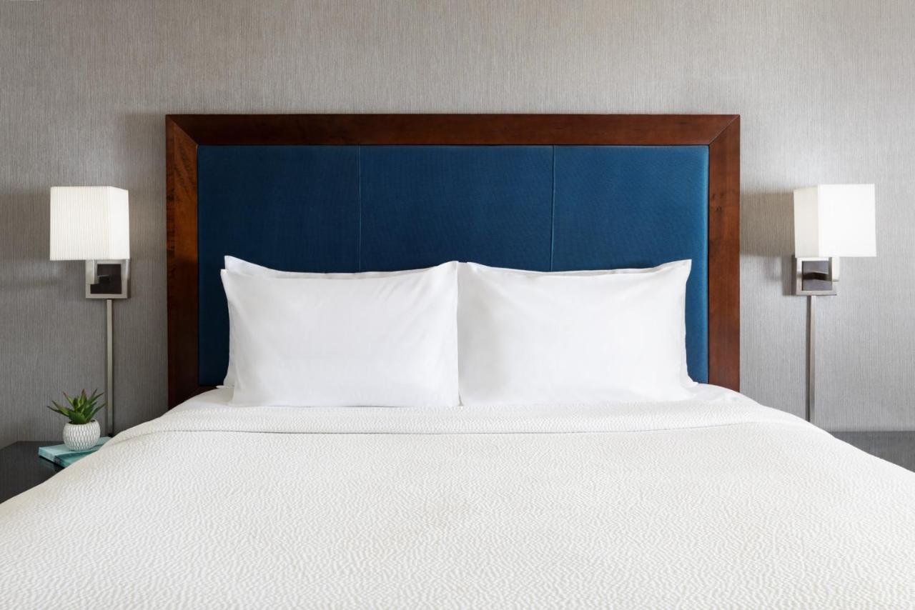 Guest Room Two Double Beds at Courtyard by Marriott Atlantic City Beach Block