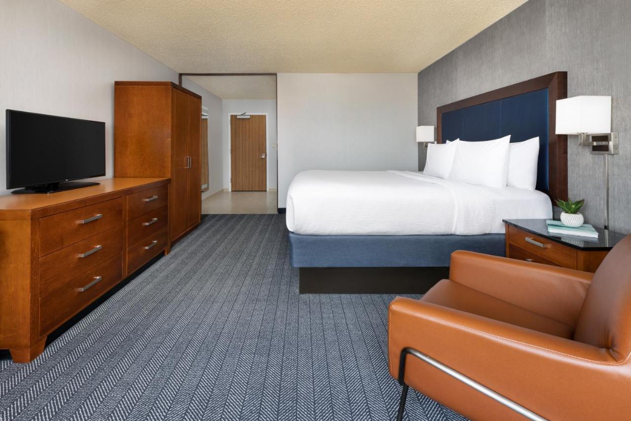 King Room at Courtyard by Marriott Atlantic City Beach Block
