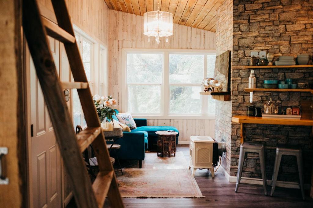  | Taylor Creek Lodge