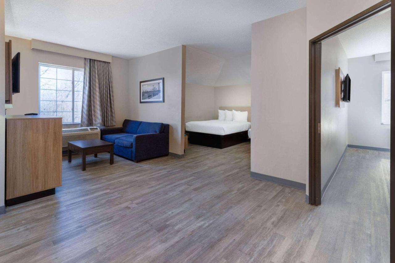  | Days Inn & Suites by Wyndham Cherry Hill - Philadelphia