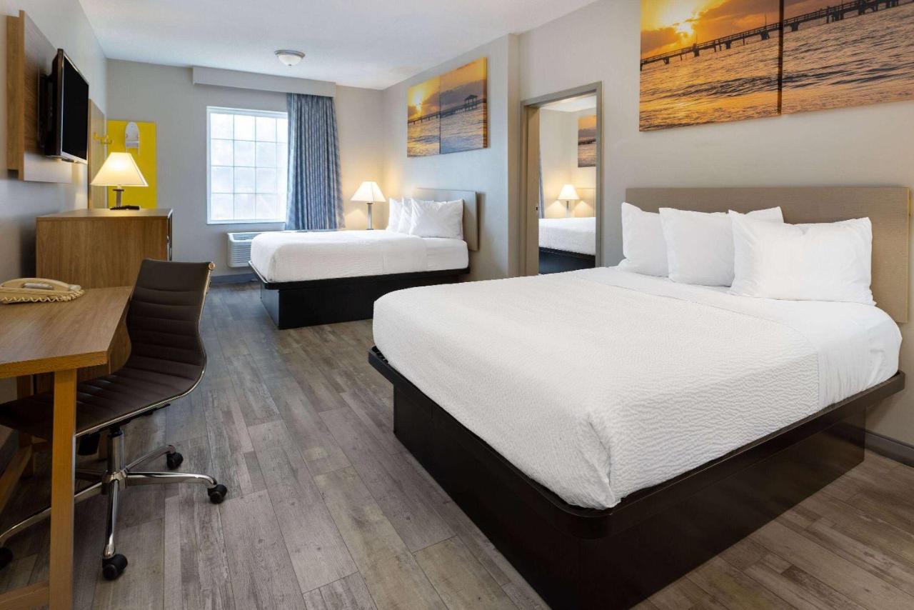 | Days Inn & Suites by Wyndham Cherry Hill - Philadelphia