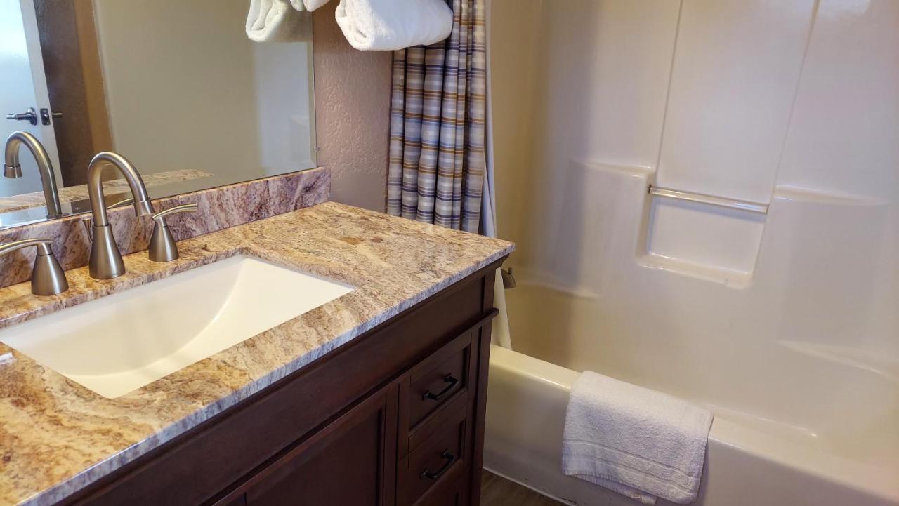 | Little Valley Inn
