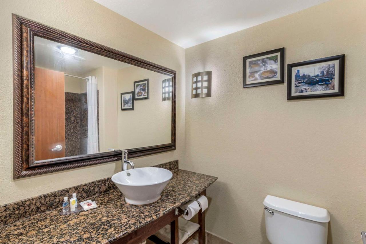 Queen Room with Two Queen Beds at Comfort Suites At Kennesaw State University